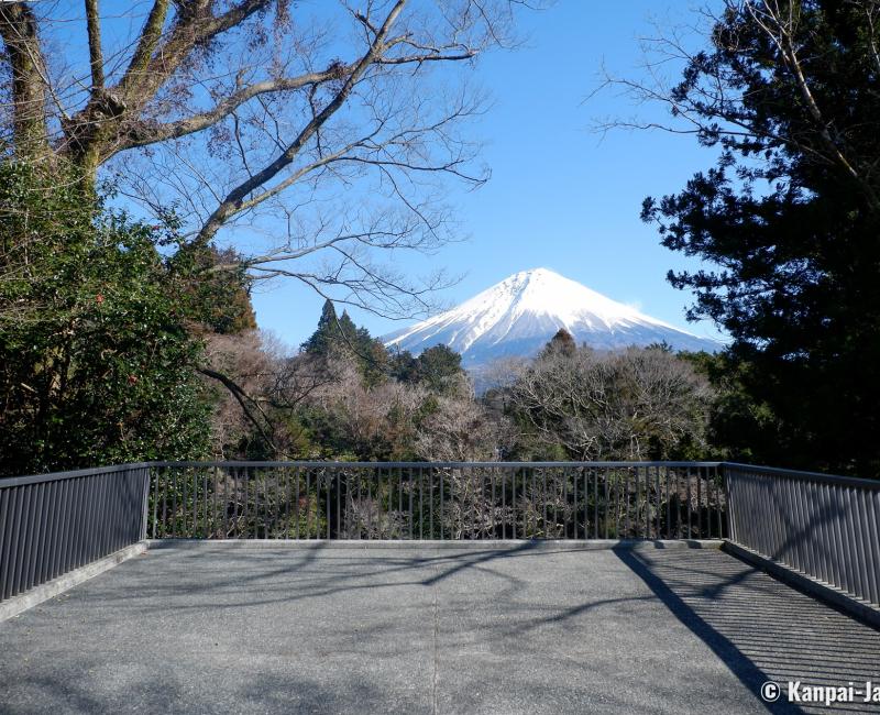 Shiraito Falls, Elevated observation platform with a view on Mount Fuji Shiraito Falls, Elevated observation platform with a view on Mount Fuji
