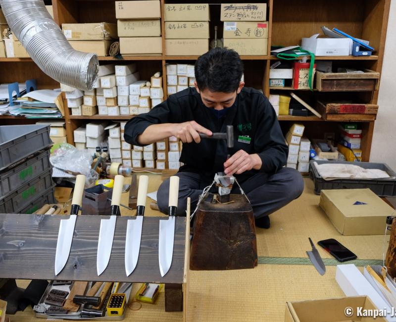 Sakai-Tohji Knife Museum, Workshop to assemble a knife 2 Sakai-Tohji Knife Museum, Workshop to assemble a knife 2