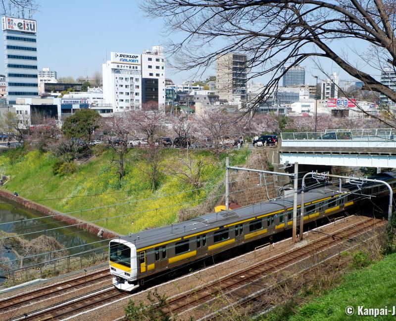 Sotobori Park (Tokyo), View on a train of the Sobu Line Sotobori Park (Tokyo), View on a train of the Sobu Line