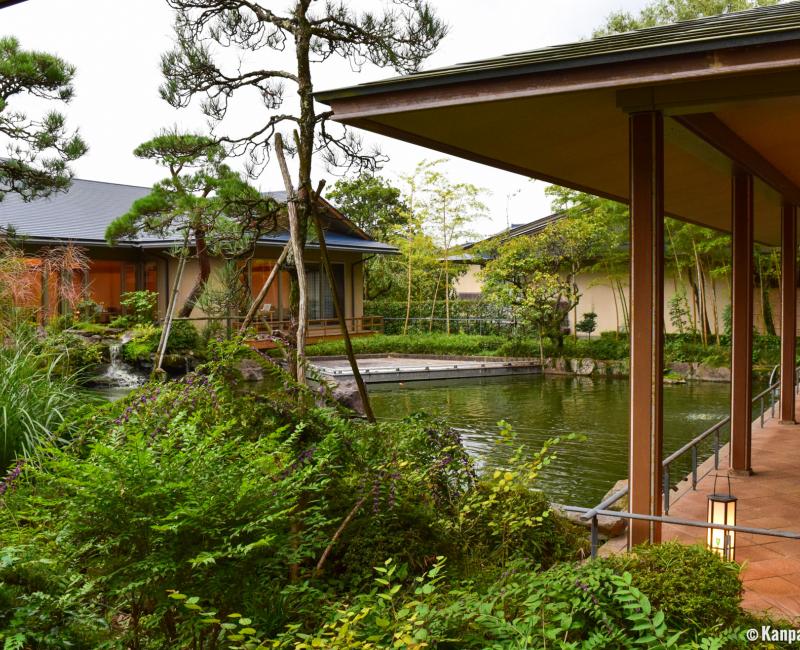 Yumotoya Onsen Ryokan in Niigata, Garden and pond Yumotoya Onsen Ryokan in Niigata, Garden and pond