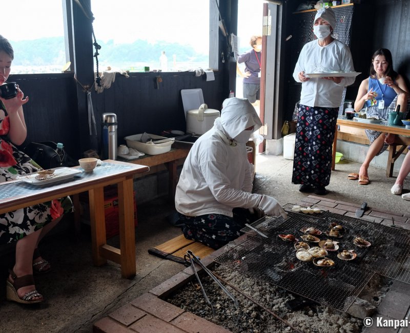 Mie prefecture, Lunch with Ama dressed in traditional clothes at Amagoya Osatsu Kamado