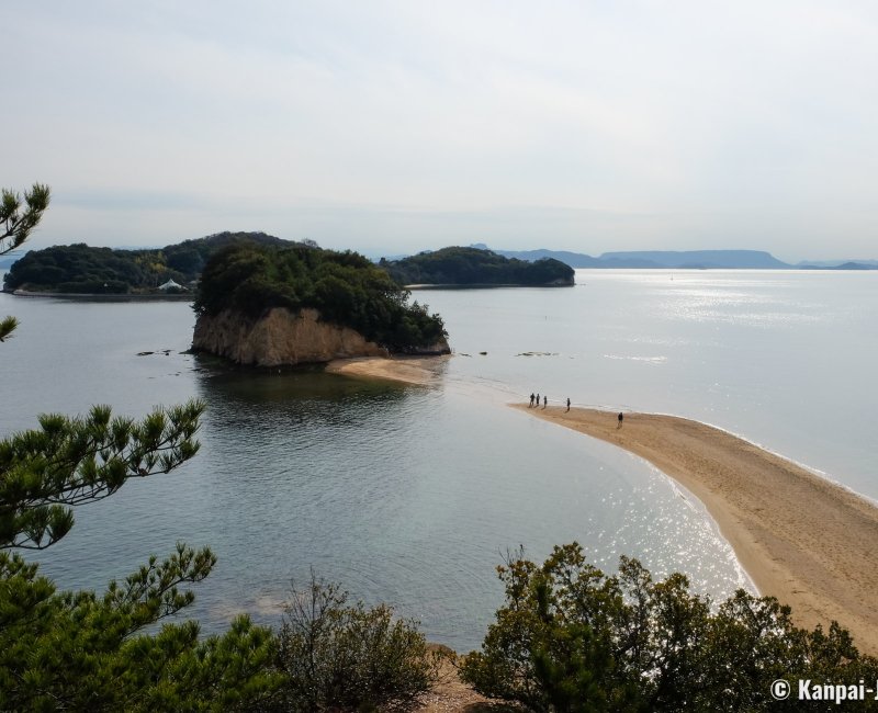 Shodoshima (Shikoku), Angel Road a sandbar walkable at low tide Shodoshima (Shikoku), Angel Road a sandbar walkable at low tide