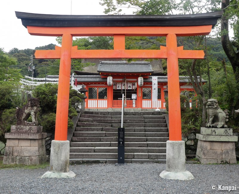 Uji-jinja, Torii gate and view on the shrine's buildings