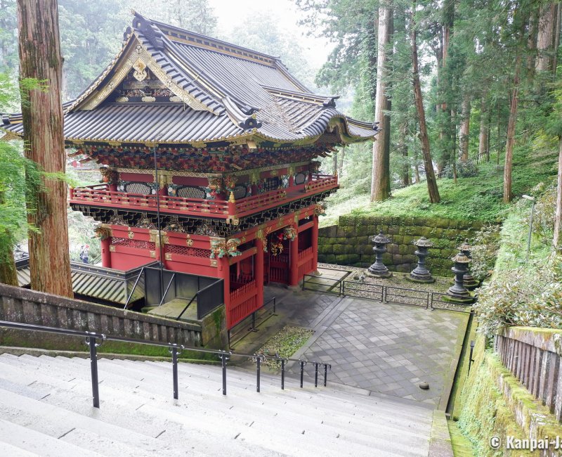 Taiyuin (Nikko), Elevated view from the stairways on Nitenmon Gate Taiyuin (Nikko), Elevated view from the stairways on Nitenmon Gate