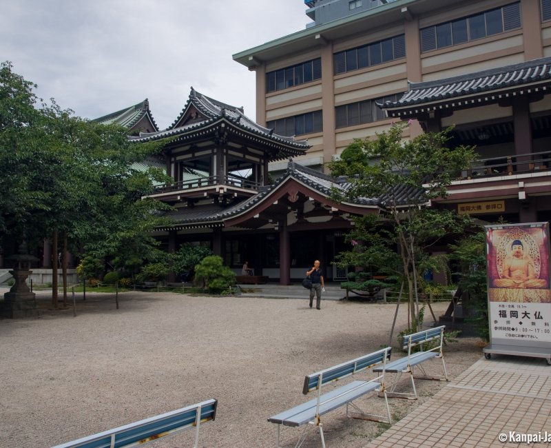 Tocho-ji (Fukuoka), Temple's grounds and sign for the Great Buddha statue Tocho-ji (Fukuoka), Temple's grounds and sign for the Great Buddha statue
