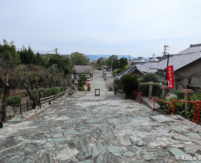 Wakaura Tenmangu (Wakayama), Ascend on the shrine's stone stairway Wakaura Tenmangu (Wakayama), Ascend on the shrine's stone stairway