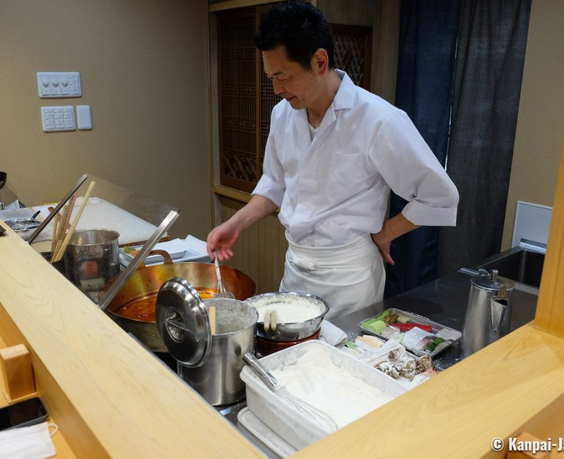 Tempura Tobari, Chef Tobari cooking tempura