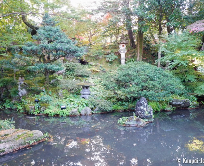 Gyokusen-en (Kanazawa), View on the Japanese garden and its pond
