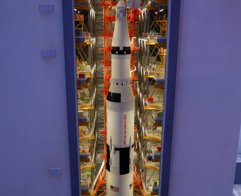 Small Worlds Tokyo (Odaiba), Saturn V rocket in the miniature Space Center