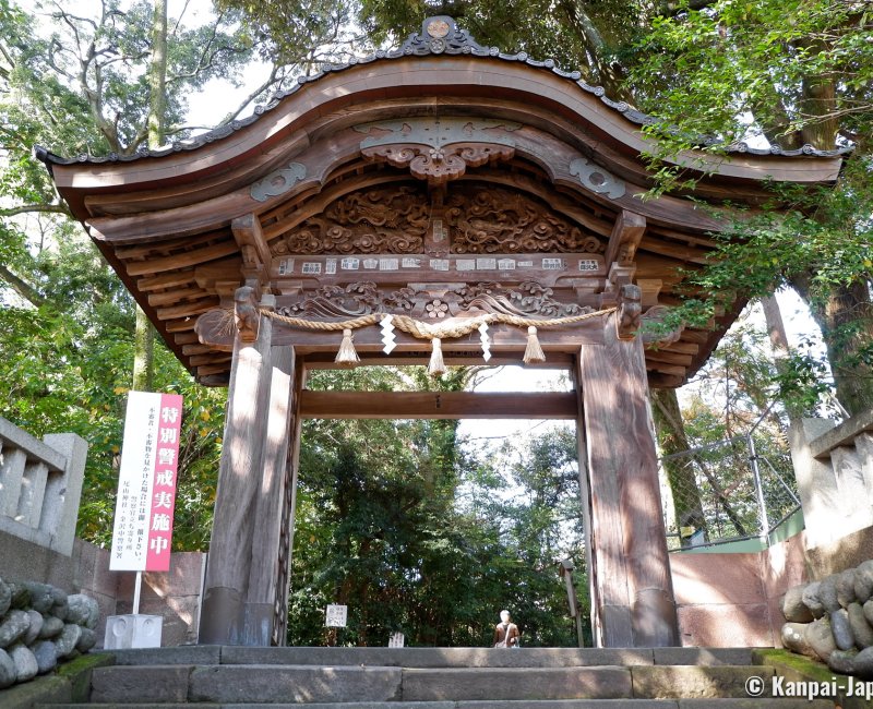 Oyama-jinja (Kanazawa), Eastern gate Higashi Shinmon (Ninomaru Kara-mon) Oyama-jinja (Kanazawa), Eastern gate Higashi Shinmon (Ninomaru Kara-mon)