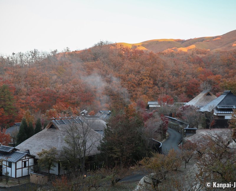 Miyama Sanso (Kurokawa Onsen), View on the thatched roofs and the valley in autumn Miyama Sanso (Kurokawa Onsen), View on the thatched roofs and the valley in autumn