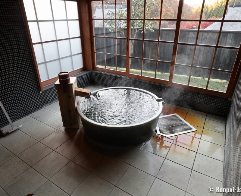 Miyama Sanso (Kurokawa Onsen), Indoor private bath in the morning Miyama Sanso (Kurokawa Onsen), Indoor private bath in the morning