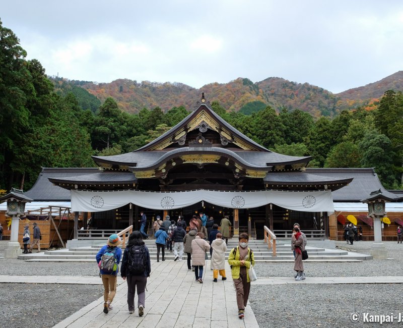 Yahiko-jinja, Main hall