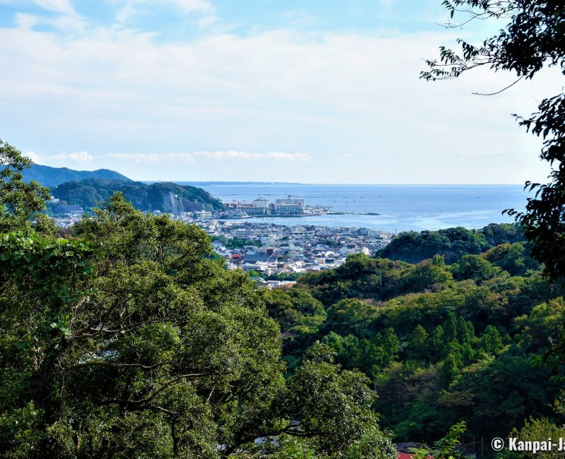 Daibutsu Hiking Trail (Kamakura), View on the Shonan coast and Zushi City Daibutsu Hiking Trail (Kamakura), View on the Shonan coast and Zushi City