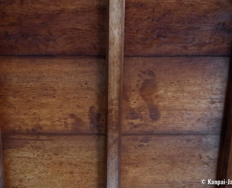 Genko-an (Kyoto), Blood ceiling with footprints in the temple's main pavilion