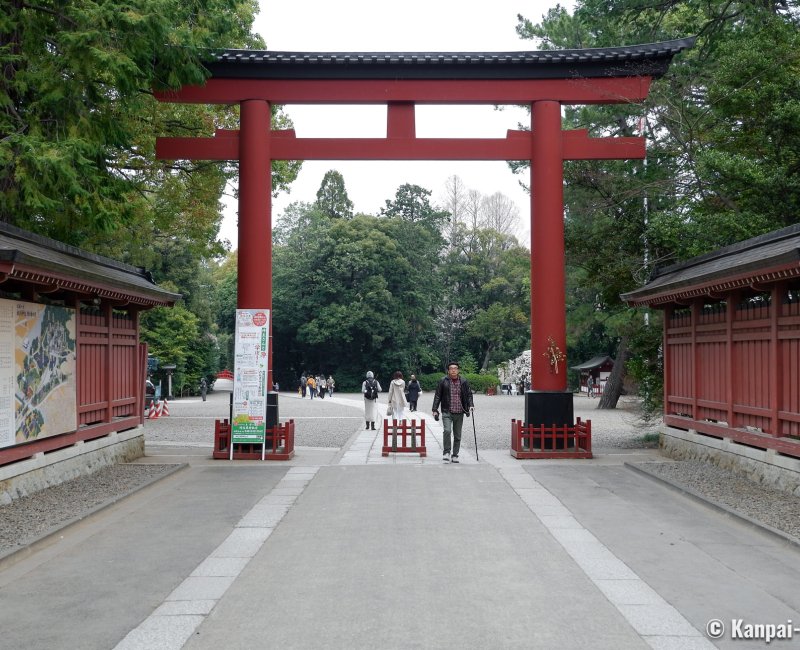 Hikawa-jinja (Saitama), San no Torii gate at the entrance of the grounds Hikawa-jinja (Saitama), San no Torii gate at the entrance of the grounds