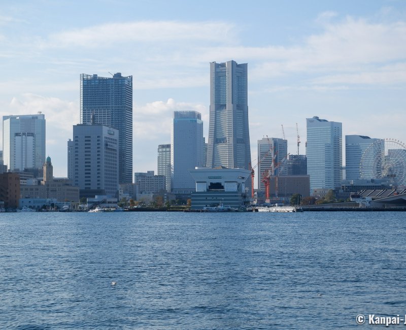 Yamashita Park (Yokohama), View on Minato Mirai 21's skyline Yamashita Park (Yokohama), View on Minato Mirai 21's skyline