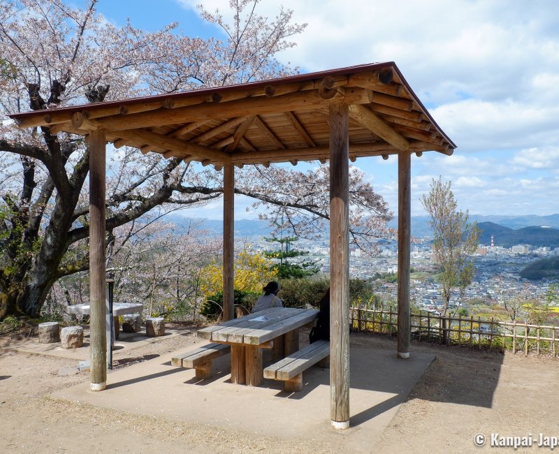 Hanamiyama Park (Fukushima), Sheltered observatory Hanamiyama Park (Fukushima), Sheltered observatory