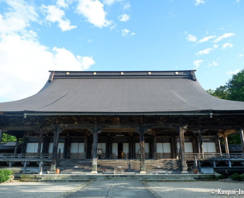 Inami (Nanto, Toyama), Zuisen-ji temple's main pavilion Inami (Nanto, Toyama), Zuisen-ji temple's main pavilion