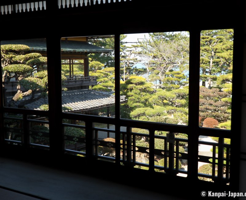 Hinjitsukan (Ise), View on the Japanese garden and Ise Bay from the 2nd floor