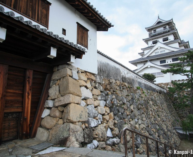 Imabari Castle (Shikoku), Gate, fortified wall and Tenshukaku keep Imabari Castle (Shikoku), Gate, fortified wall and Tenshukaku keep