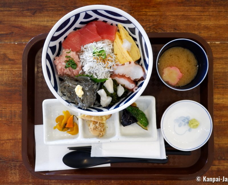 Hase Shokudo (Kamakura), Shirasu donburi with Shonan area fish and seafood sashimi course Hase Shokudo (Kamakura), Shirasu donburi with Shonan area fish and seafood sashimi course