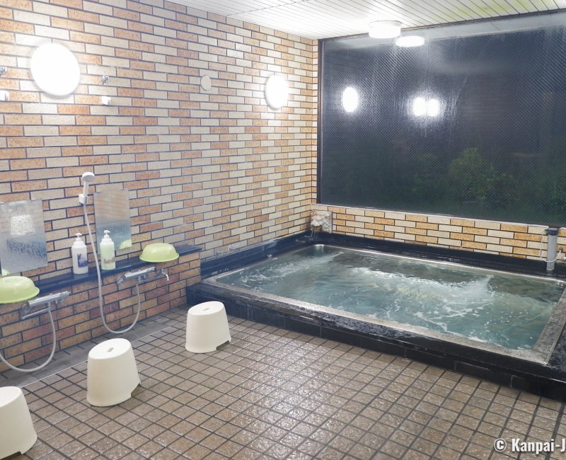 Kawaguchiko Station Inn, Shared hot baths on the men's side