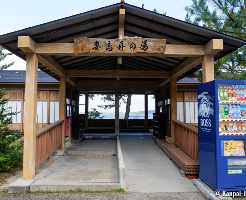 Wakura Onsen, Ashiyu foot bath in Yuttari Park Wakura Onsen, Ashiyu foot bath in Yuttari Park