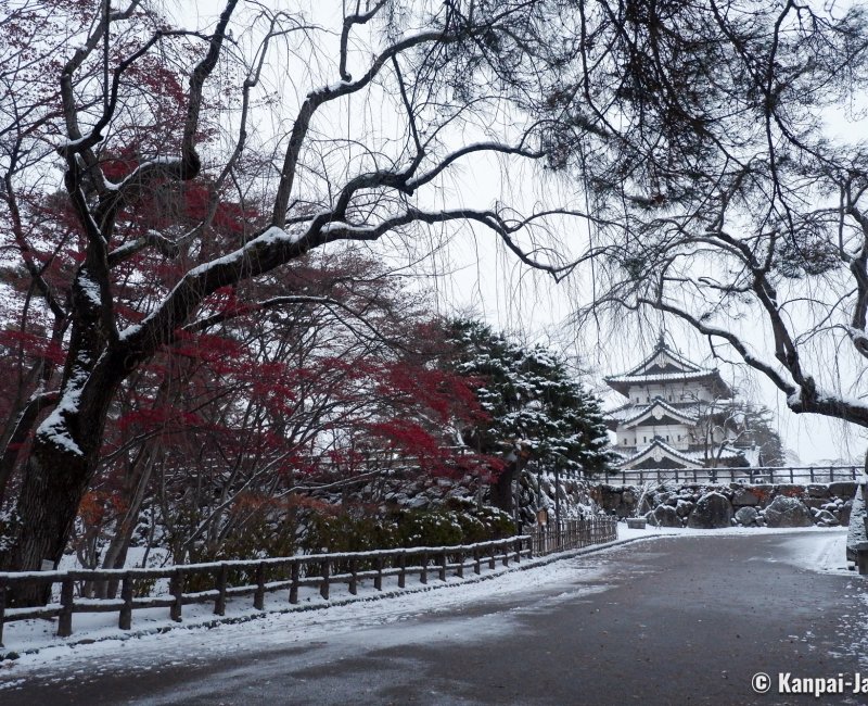 Hirosaki (Aomori), View on the keep in the castle's park in winter Hirosaki (Aomori), View on the keep in the castle's park in winter