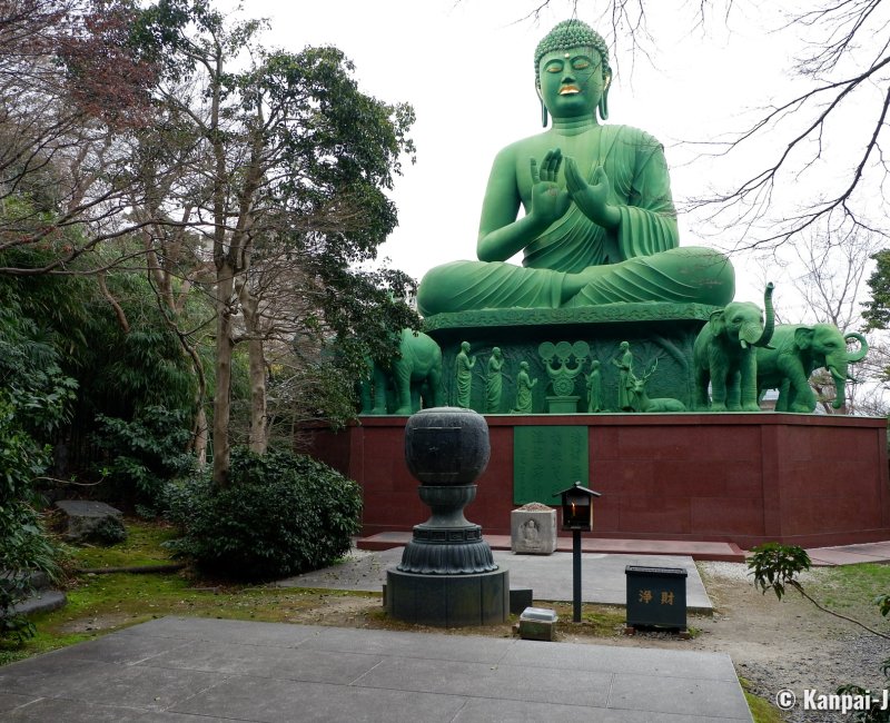 Togan-ji (Nagoya), Front view of Nagoya Daibutsu Great Buddha Statue 2 Togan-ji (Nagoya), Front view of Nagoya Daibutsu Great Buddha Statue 2