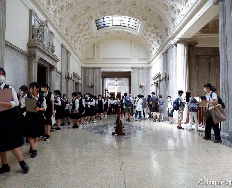 National Diet Building (Tokyo), Guided tour with children in a school trip National Diet Building (Tokyo), Guided tour with children in a school trip