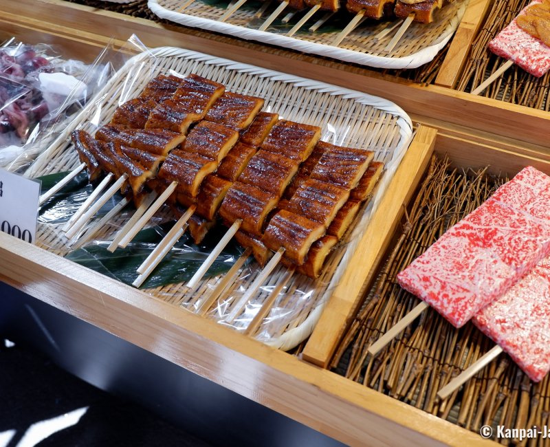 Tsukiji Outer Market (Tokyo), Unagi eels and Wagyu beef skewers