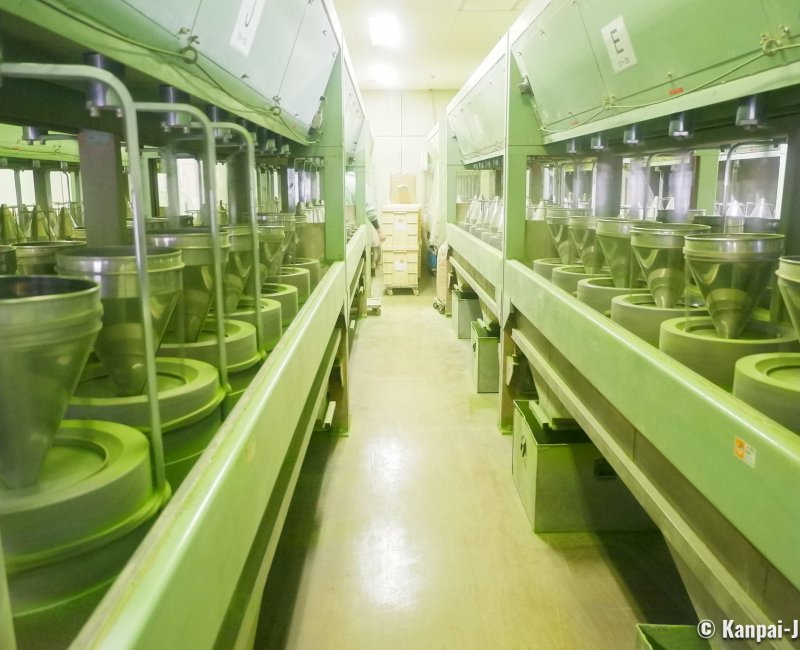 Nishio (Nagoya), Matcha grounding machines at the Aoi Seicha company Nishio (Nagoya), Matcha grounding machines at the Aoi Seicha company