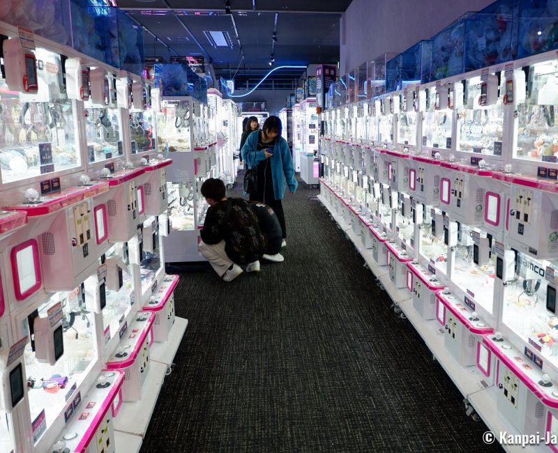 Kabukicho Tower (Tokyo), Claw machines in the Bandai Namco arcade