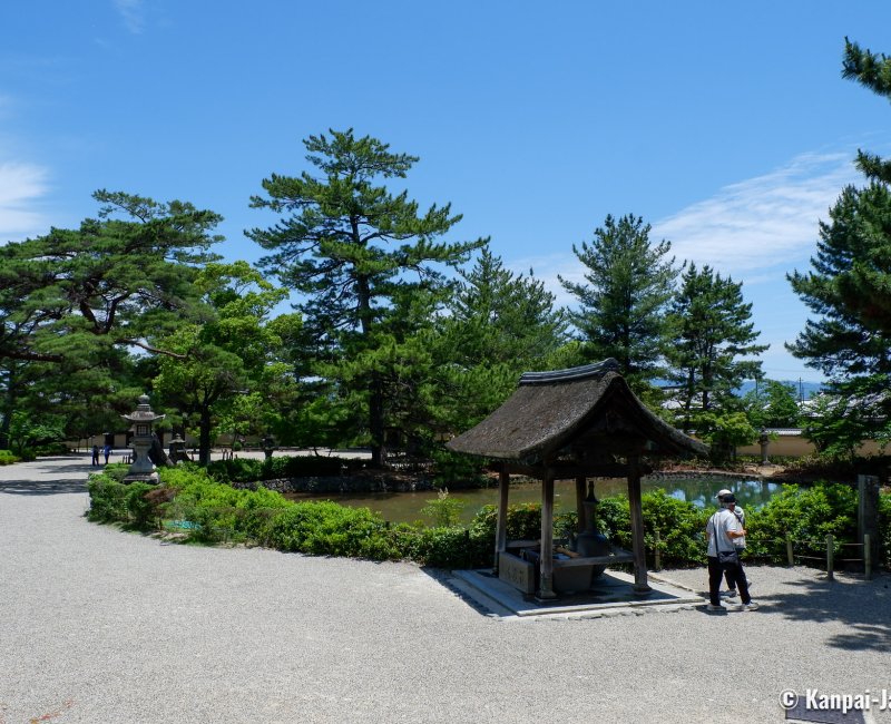 Horyu-ji (Ikaruga), Temple's grounds between Sai-in Garan and the Treasure Hall