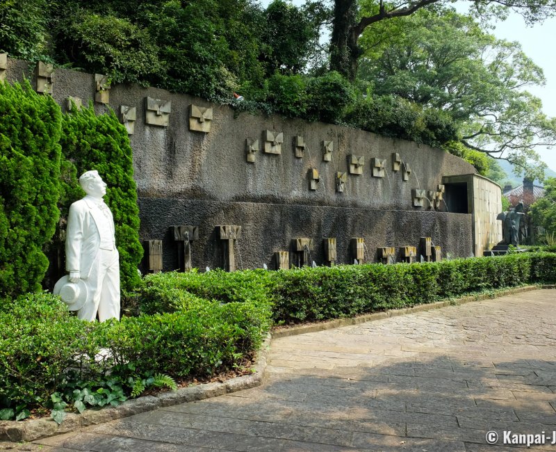 Glover Garden (Nagasaki), Statue of Thomas Blake Glover