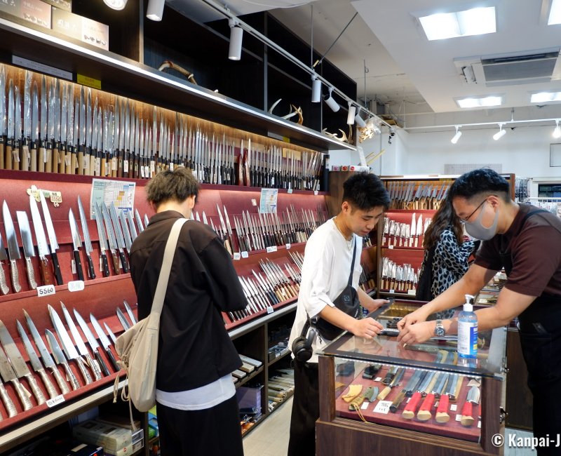 Kappabashi-dori (Tokyo), Japanese knives shop