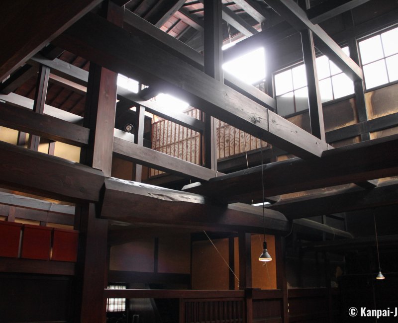 Yoshijima Heritage House (Takayama), View on the carpentry ceiling in the atrium