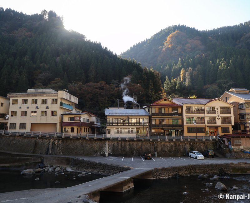 Tsuetate Onsen (Kumamoto), View on the onsen resort in autumn 2