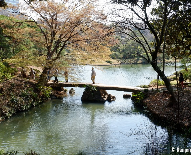 Rikugi-en (Tokyo), Togetsukyo bridge in the Japanese garden