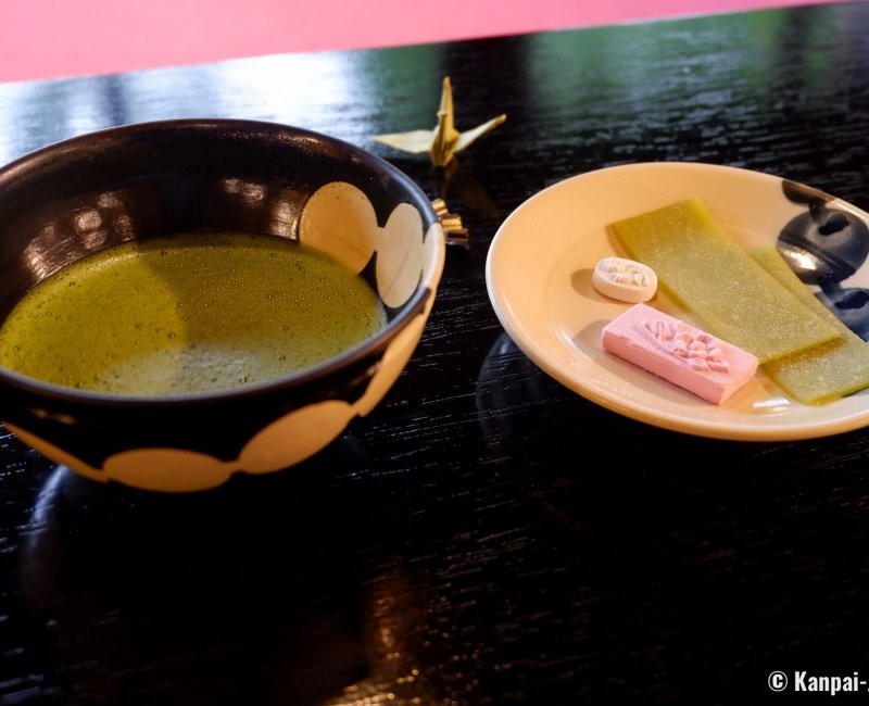 Gion Kagai Art Museum (Kyoto), Matcha tea and wagashi pastry served at The Art Cafe
