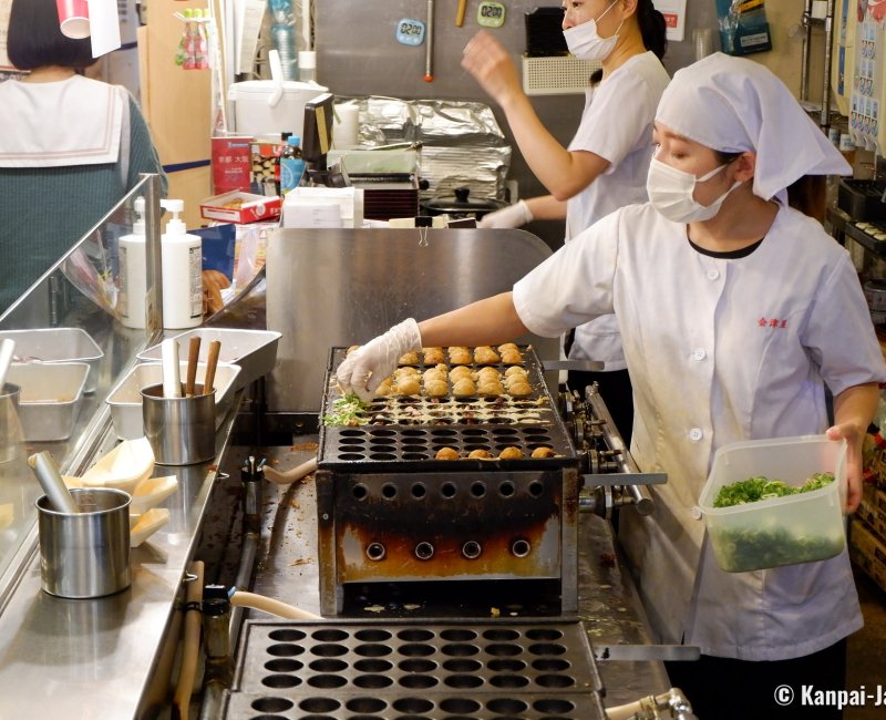 Odaiba Takoyaki Museum (Tokyo), Staff cooking takoyaki octopus fritters 2 Odaiba Takoyaki Museum (Tokyo), Staff cooking takoyaki octopus fritters 2