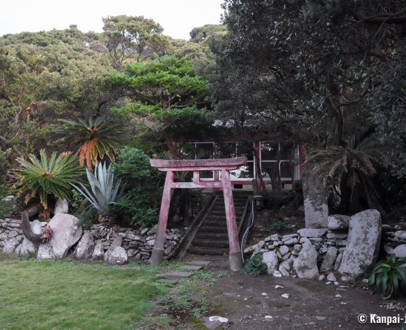 Tanegashima (Kyushu), Shinto shrine in Okawa fishing port Tanegashima (Kyushu), Shinto shrine in Okawa fishing port