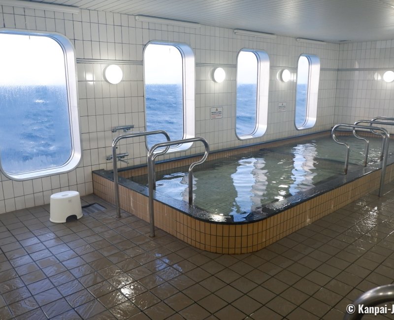 Shin Nihonkai Ferry, Sento shared bath on the Hamanasu (Maizuru-Otaru cruise) Shin Nihonkai Ferry, Sento shared bath on the Hamanasu (Maizuru-Otaru cruise)