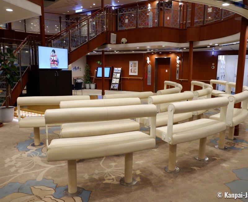 Shin Nihonkai Ferry, Boarding lounge on the Lavender (Niigata-Otaru cruise) Shin Nihonkai Ferry, Boarding lounge on the Lavender (Niigata-Otaru cruise)