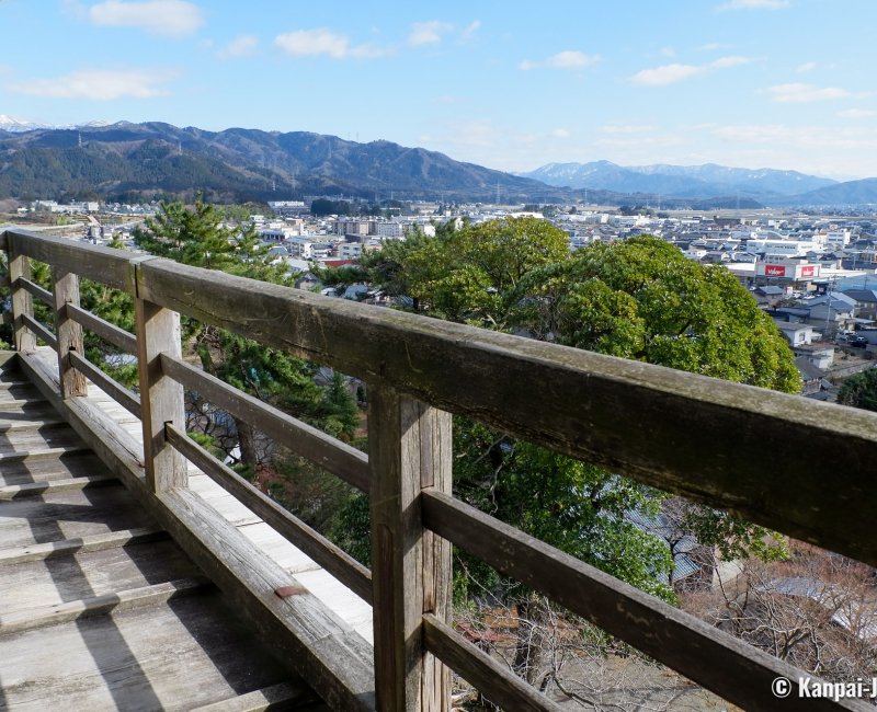 Maruoka Castle (Fukui), View on the city from the keep 2