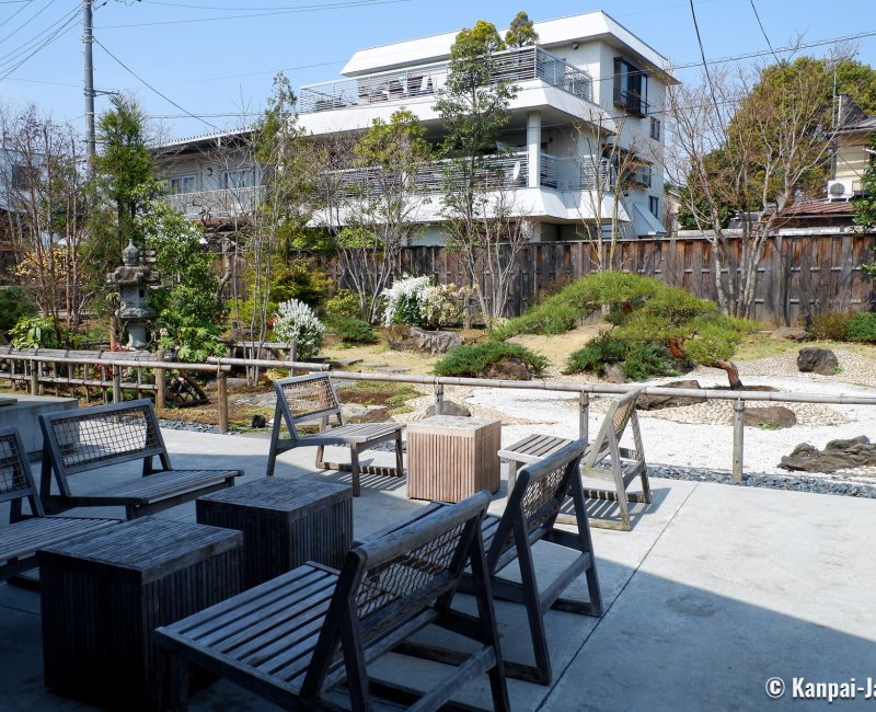 Starbucks Kawagoe Kanetsuki-dori, Outdoor terrace and Japanese garden 2 Starbucks Kawagoe Kanetsuki-dori, Outdoor terrace and Japanese garden 2
