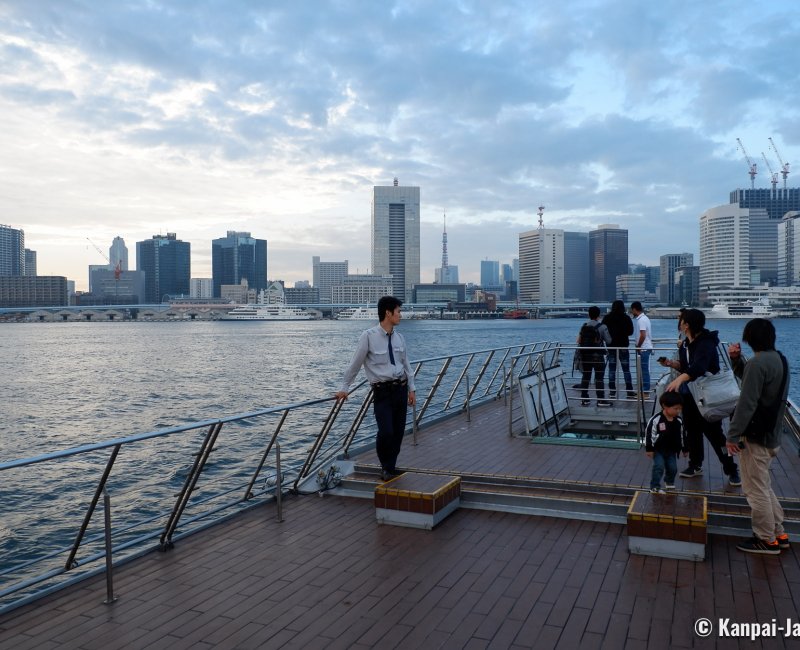 Hotaluna Cruise (Tokyo), Cityscape from the ship's promenade deck 2 Hotaluna Cruise (Tokyo), Cityscape from the ship's promenade deck 2
