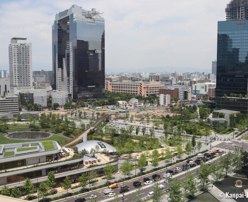 Grand Green Osaka (Umeda), Overview on the urban complex with Umeda Sky Building in the background