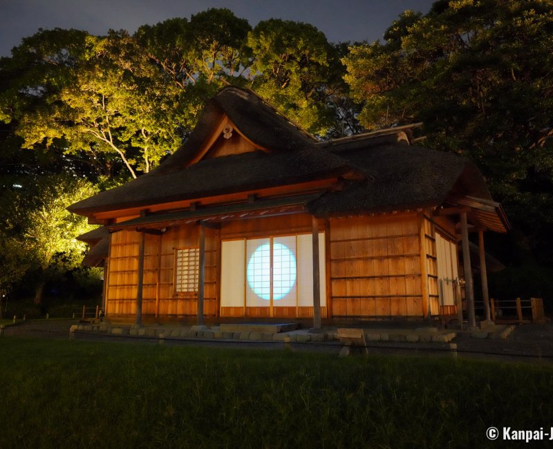 Hamarikyu Tsukimi Sanpo (Tokyo), Blue moon light-up on Matsu no Ochaya tea house Hamarikyu Tsukimi Sanpo (Tokyo), Blue moon light-up on Matsu no Ochaya tea house